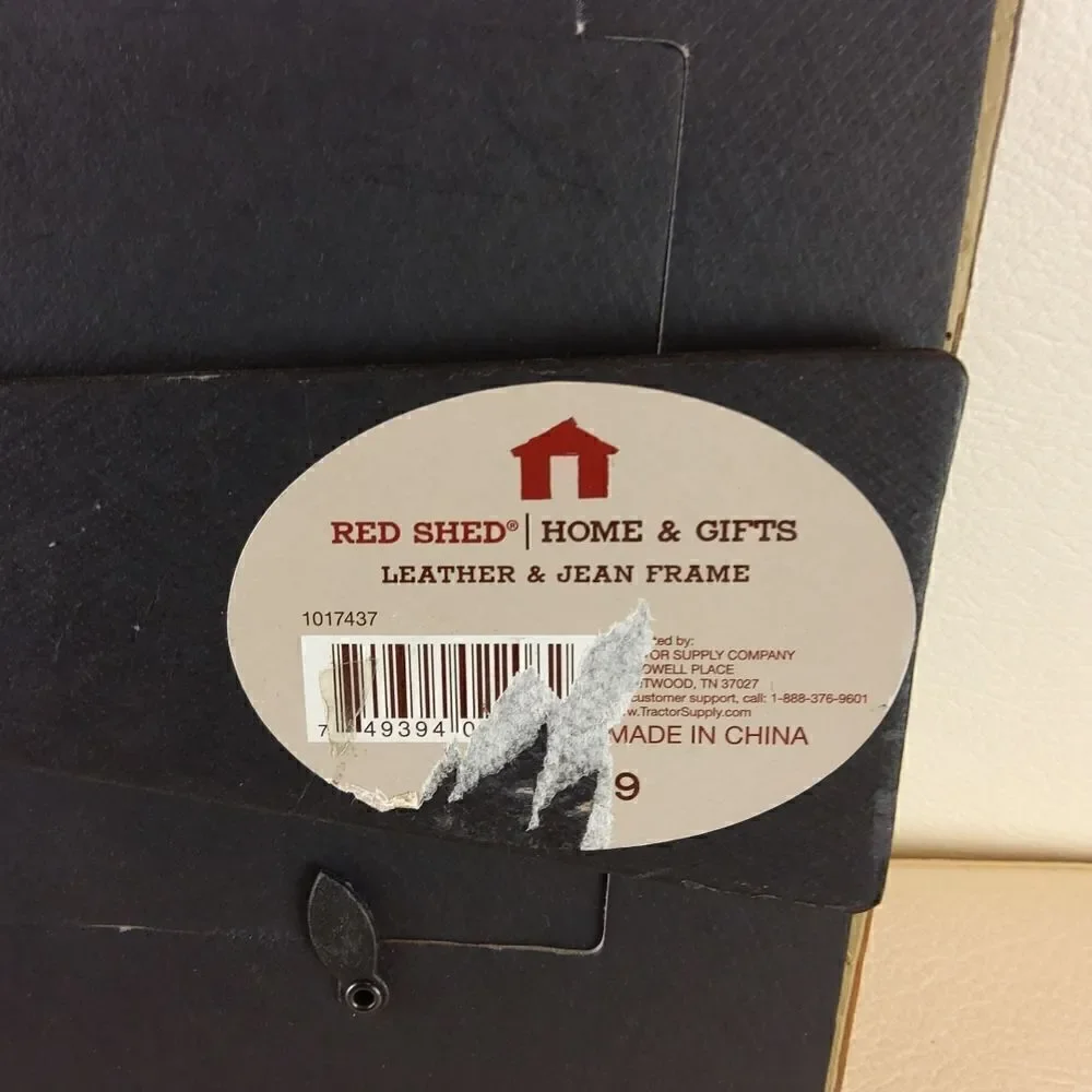 Red Shed 4 x 6 in. Ceramic leather & Jean frame with horses and metal studs